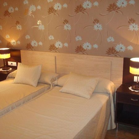 Hotel Los Chiles فيانويفا ديل أرثوبيسبو الغرفة الصورة